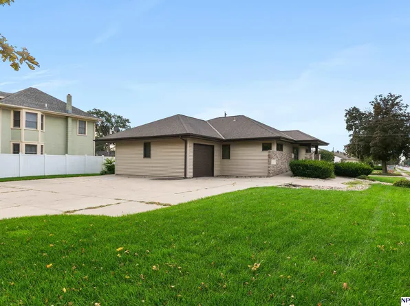 1040 N Bell St, Fremont, NE 68025