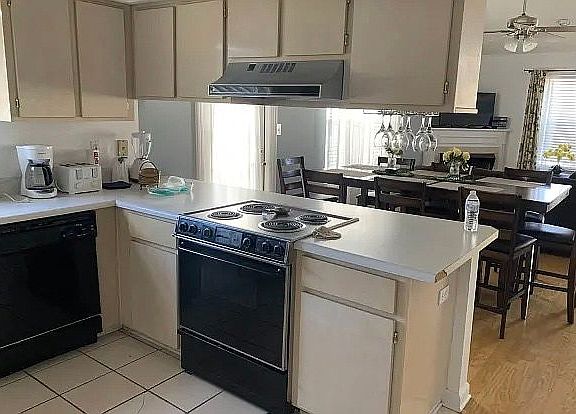 3rd image of 2550 Golden Park Ln