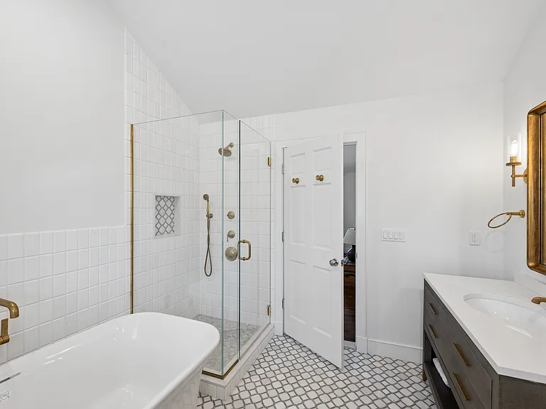 8 Lauras Ln — Photo 14