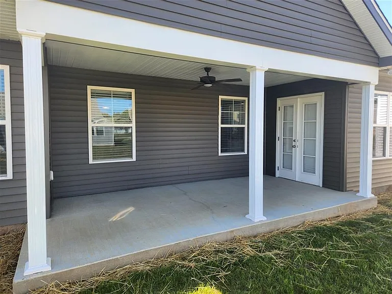 7175 Seagraves Ct — Photo 2