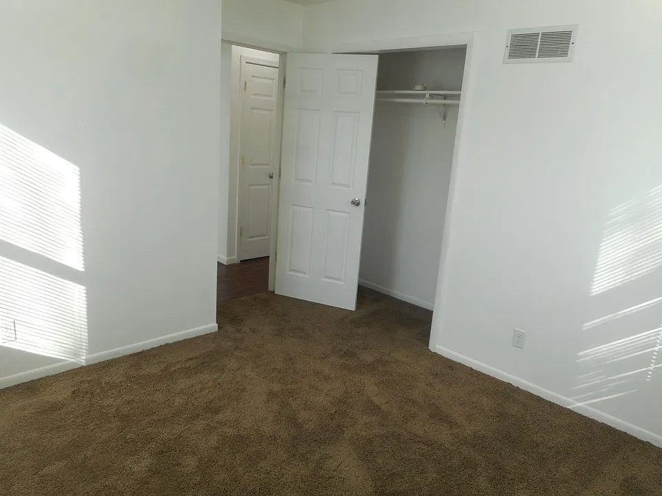 1st room