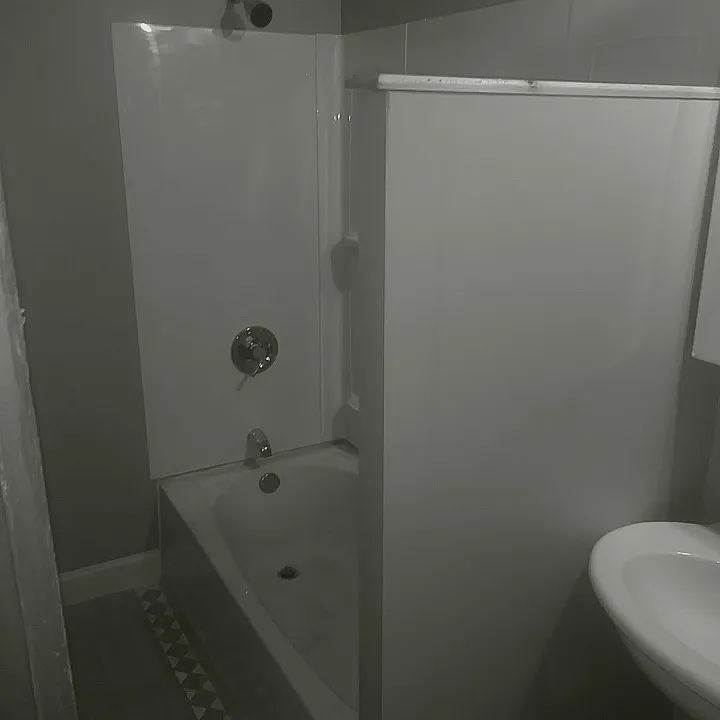 Studio, 400 sqft, $850 — Photo 2