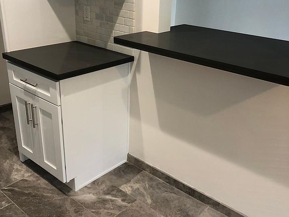 3rd image of 1022 2nd St APT 17