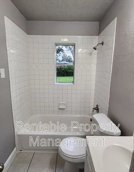 406 W 14th St — Photo 7