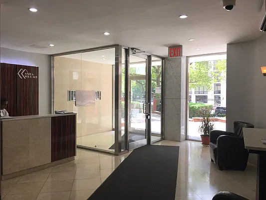 Sold by Winzone Realty Inc | media 21