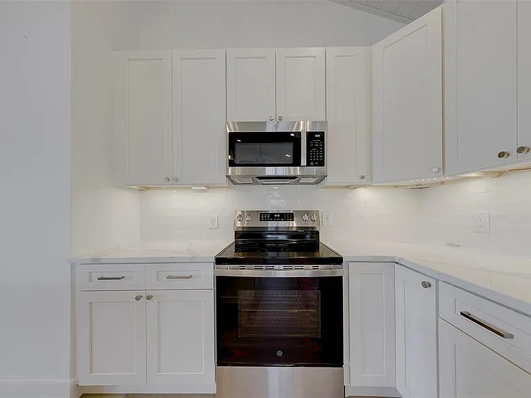 210 176th Terrace Dr E — Photo 16