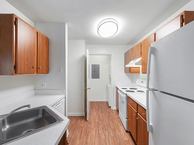 Highland Commons Apartments — Photo 18