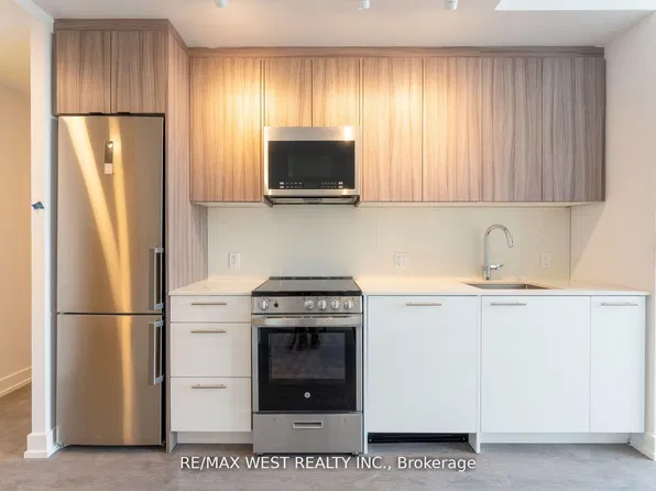 215 Veterans Dr, Brampton, ON