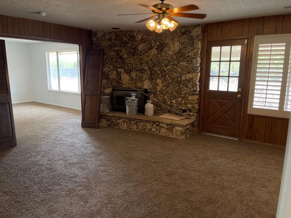 6588 E Saginaw Ave, Selma, CA 93662