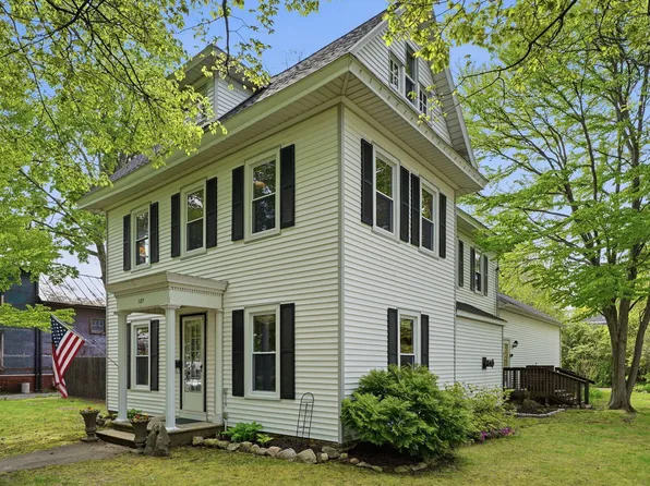 127 W Bridge St, Plainwell, MI 49080