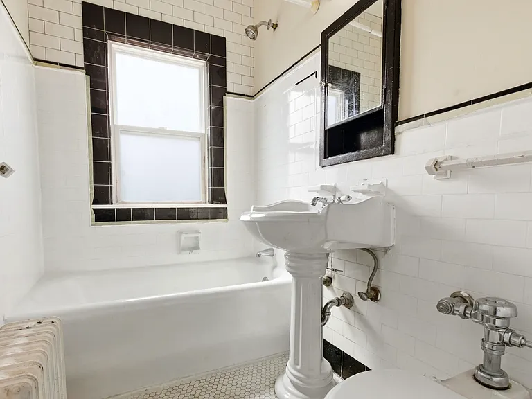 3214 Yorkshire Rd #205 — Photo 12