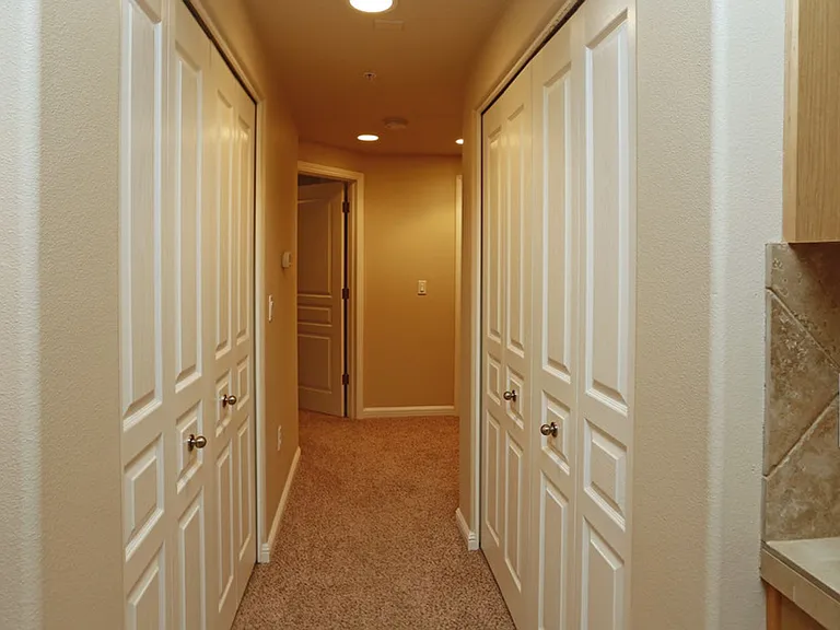10038 SE Division St — Photo 3