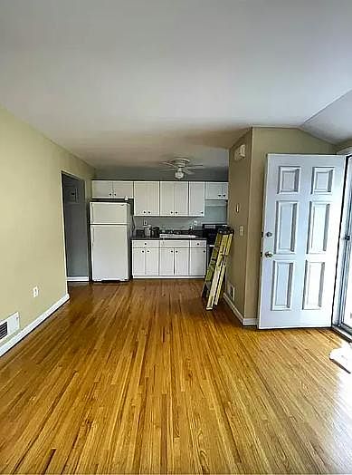 1st image of 270 Stafford Ave Floor 1