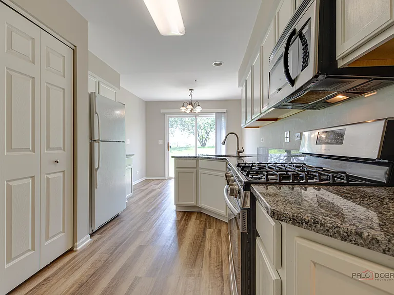 2487 Dickens Dr — Photo 11