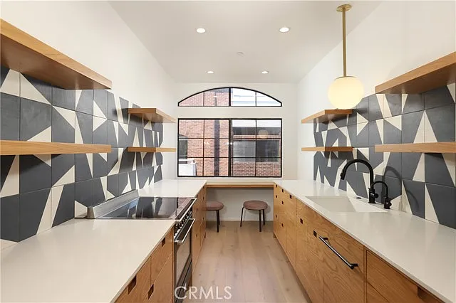200 N Swall Dr #Penthouse 54 — Photo 4