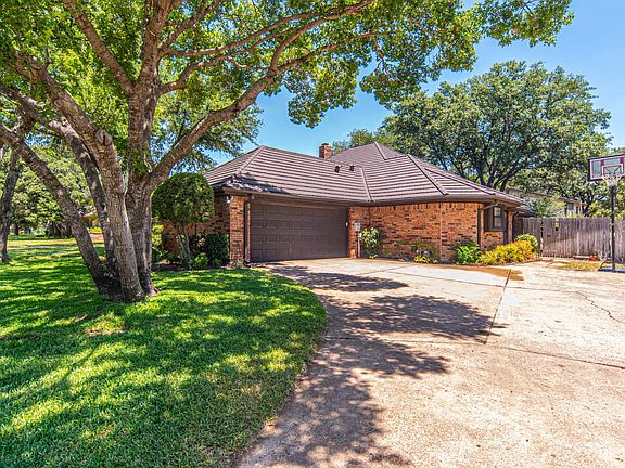 3rd image of 3623 Lake Pontchartrain Dr