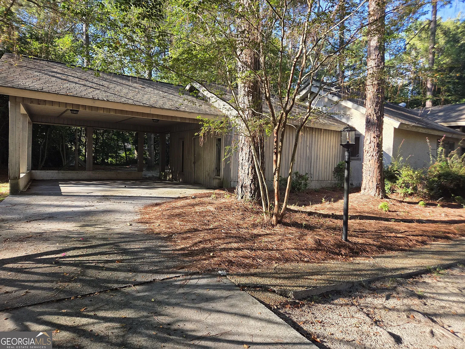 5 bed, 2.0 bath, $1,800 — Photo 2