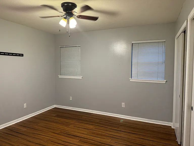 7213 University Dr — Photo 15