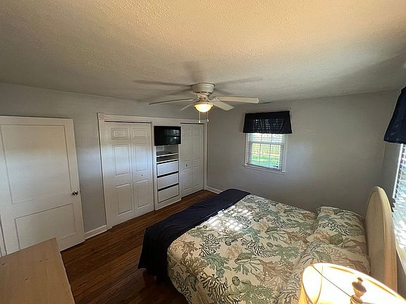 4th image of 3103 Arendell St