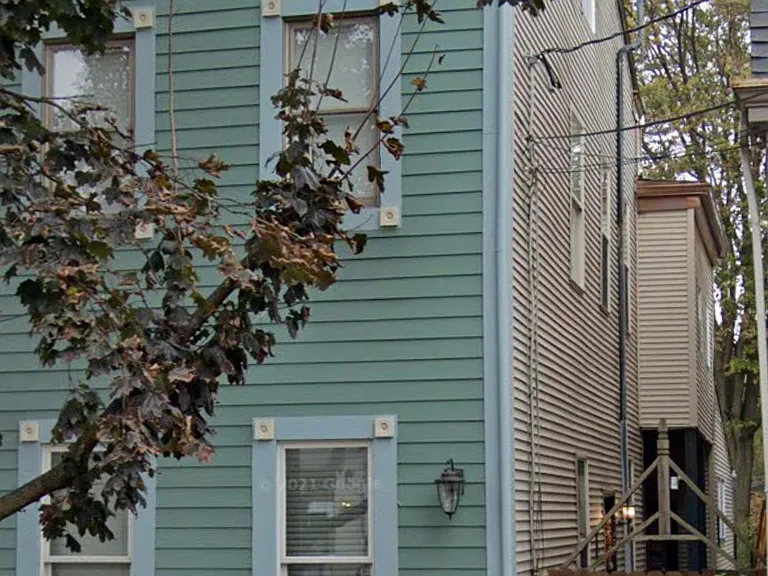 328 W 7th St — Photo 1