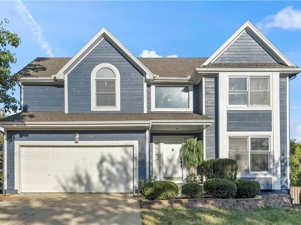 12216 Hemlock St, Overland Park, KS 66213