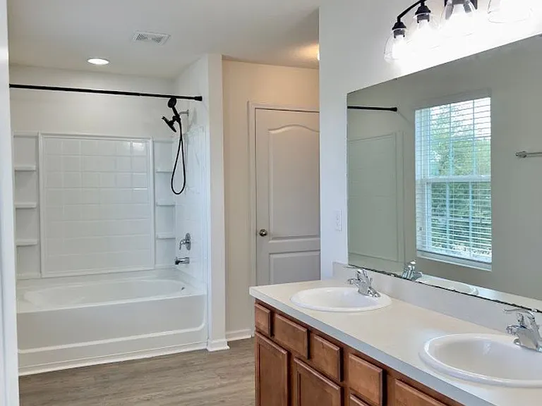 101 Cedar Breeze Dr — Photo 16