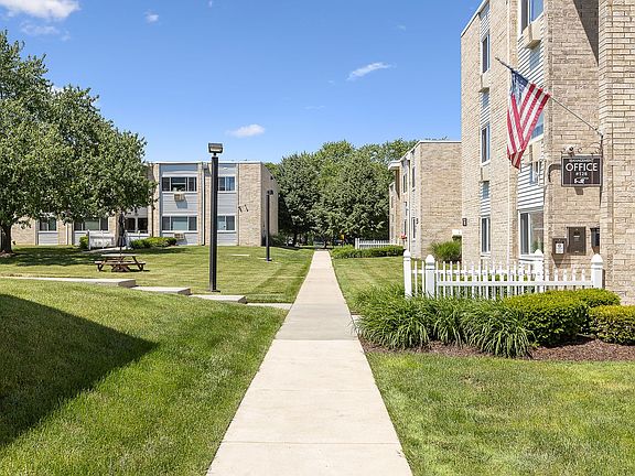 2nd image of 712 Villa Ave #14-118
