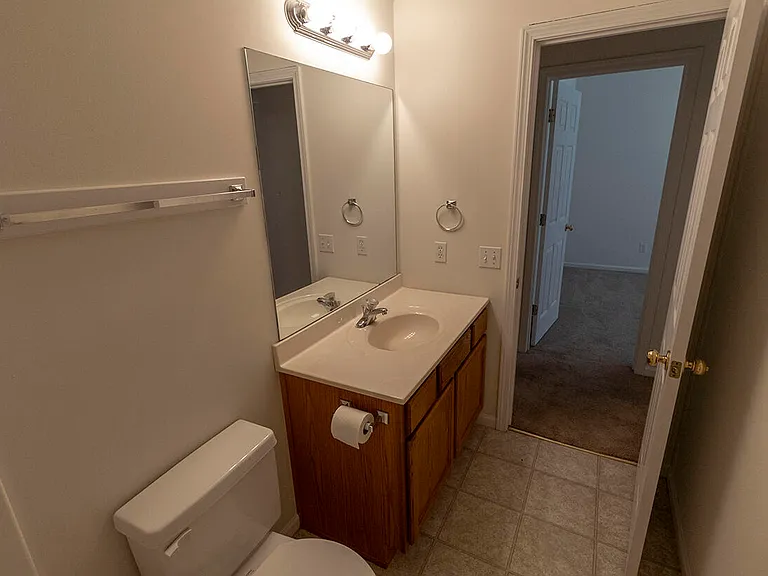 3402 E Saint Charles Rd — Photo 27