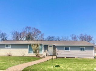 4 Sherry Ln, Bartonville, IL 61607