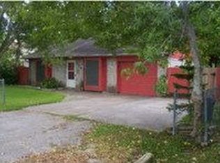 716 E Murray St, Angleton, TX 77515