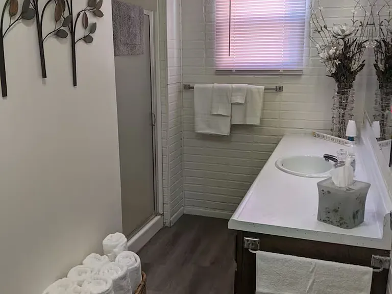 610 6th Ave #610 — Photo 9