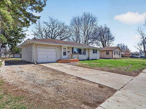 4th image of 5 S Lexington Dr