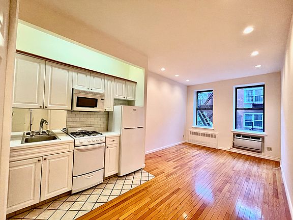 2nd image of 328 E 34th St APT C4
