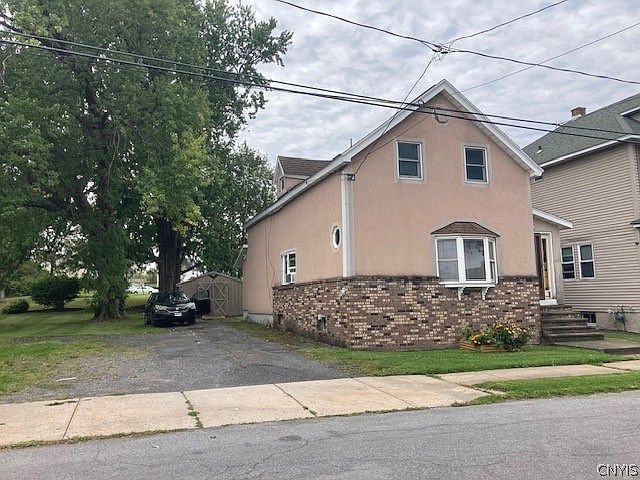 1st image of 1226 Mummery St