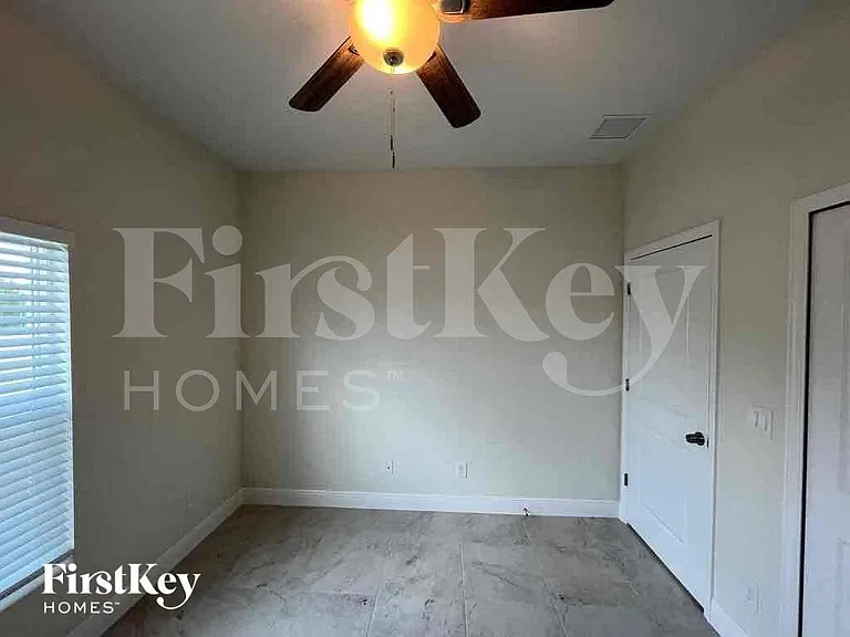 633 NW 28th St — Photo 22