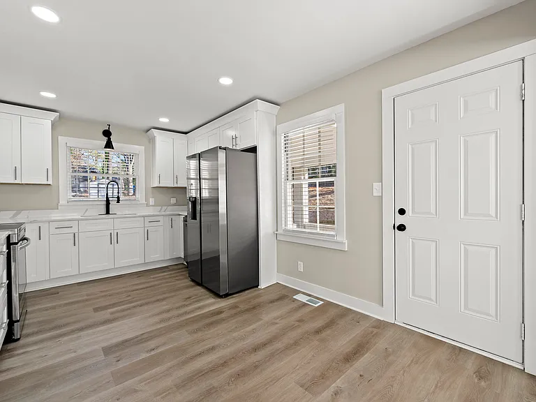 932 Mount Airy Dr SW — Photo 10