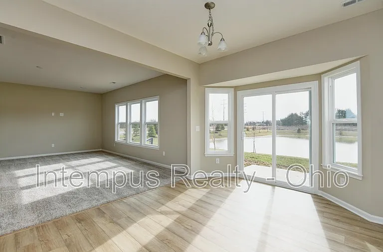 1003 Beehive Grv — Photo 7