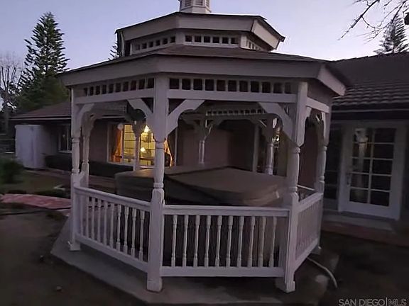3rd image of 12782 Jardin Rd