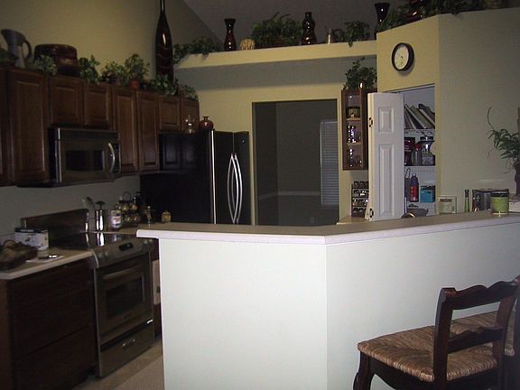 Kitchen with deluxe cabinetry- SS-Kitchen aid appliances