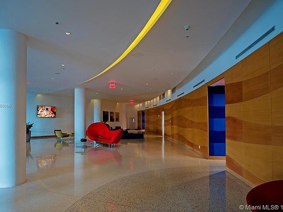 4th image of 601 NE 36th St APT 2310