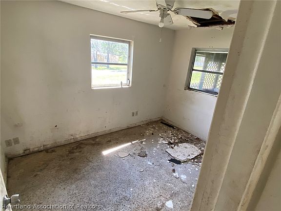3rd image of 1905 State Road 17 N