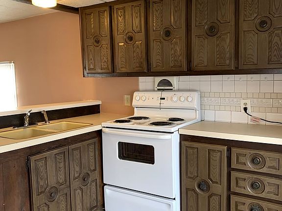 5th image of 408 S Carlisle St