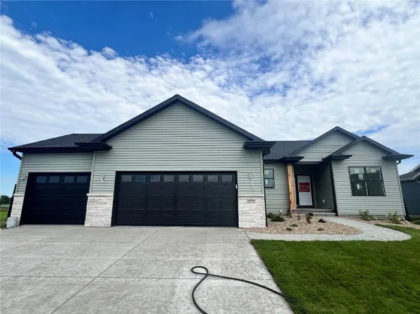 6806 Artesa Bell Dr, Cedar Rapids, IA 52404