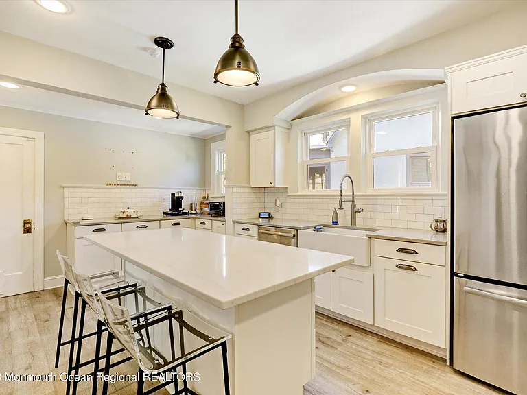 570 N Edgemere Dr #A — Photo 21