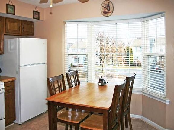 Kitchen has table space