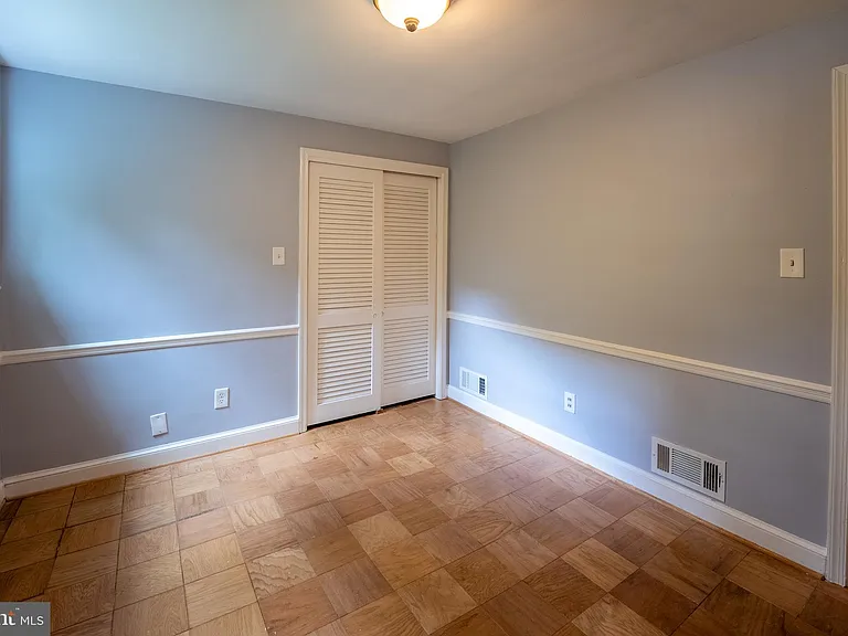 6438 Woodville Dr — Photo 16