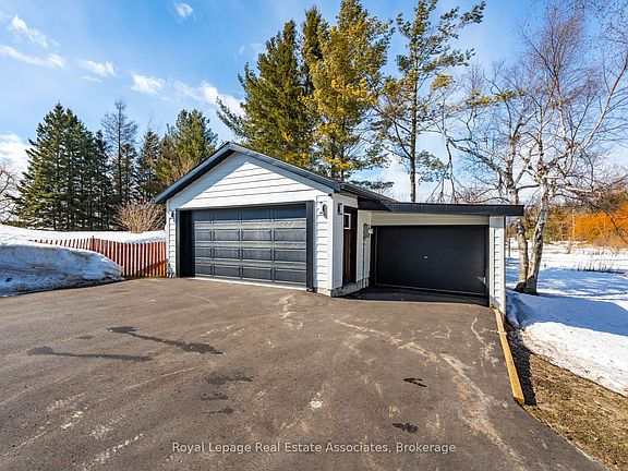 4th image of 475352 County Road 11 Rd