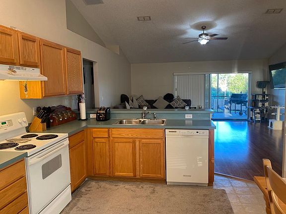 3rd image of 1035 Bluegrass Dr