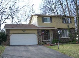 106 Hickory Hollow Dr, Amherst, OH