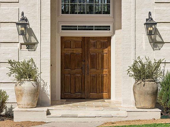 4th image of 2 Thundercreek Pl